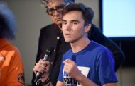 Sarah Sanders called out as 'hypocrite' for defending Covington student