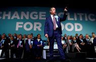 EU polls: Populism surge as Brexit Party forecast to take most seats in European Parliament
