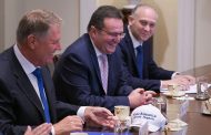 'Make Romania Great Again': Donald Trump gives counterpart Klaus Iohannis a special present