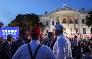 Against a majestic backdrop, Trump gives a standard rally speech