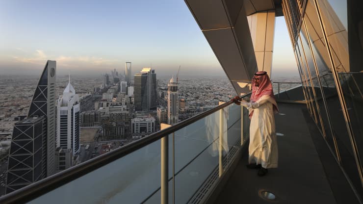 ‘Dramatic and risky’ — and a shot at Dubai? Saudi Arabia issues bold business ultimatum to pull regional HQ offices into the kingdom